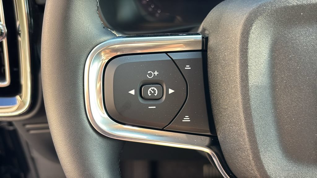 New 2026 Volvo XC40 B5 Ultra w/ Protection Package Premier AWD/4WD image 16