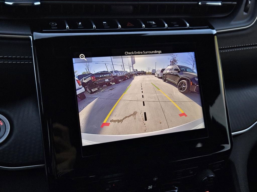 New 2025 Jeep Grand Cherokee Altitude image 22