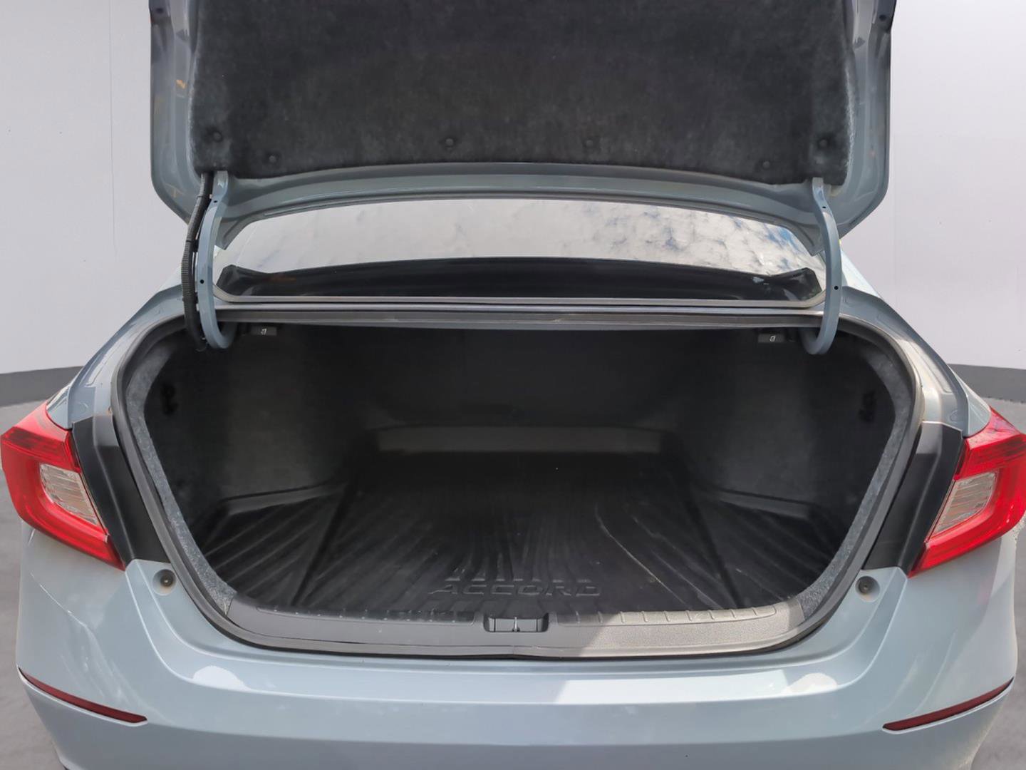 Used 2022 Honda Accord Sport image 10