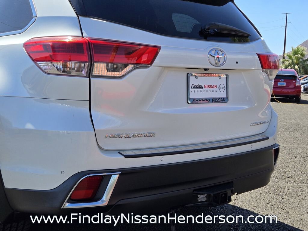 Used 2017 Toyota Highlander Limited w/ Carpet Mat Package AWD/4WD image 5