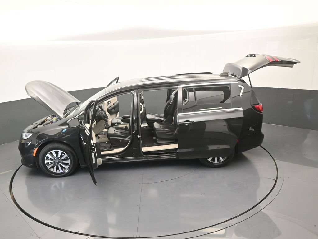 Used 2023 Chrysler Pacifica Touring-L FWD image 70