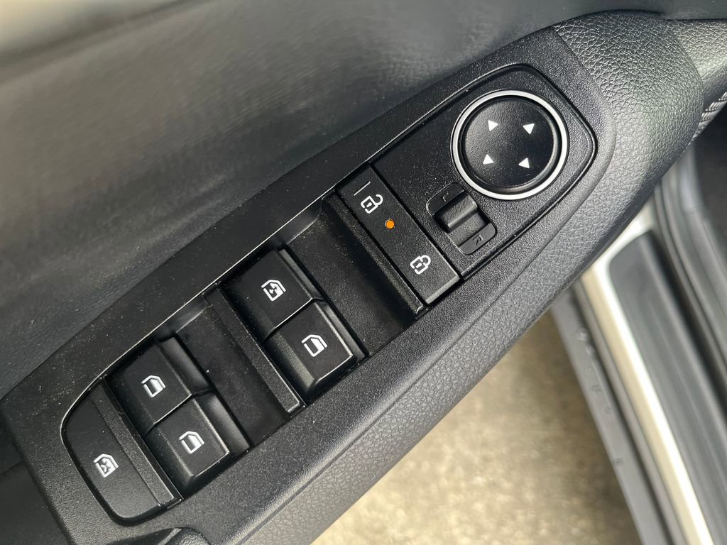 Used 2025 Kia Seltos S FWD image 13