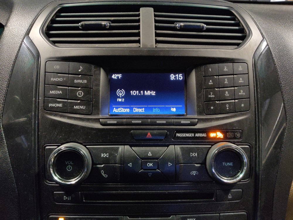 Used 2017 Ford Explorer XLT image 25