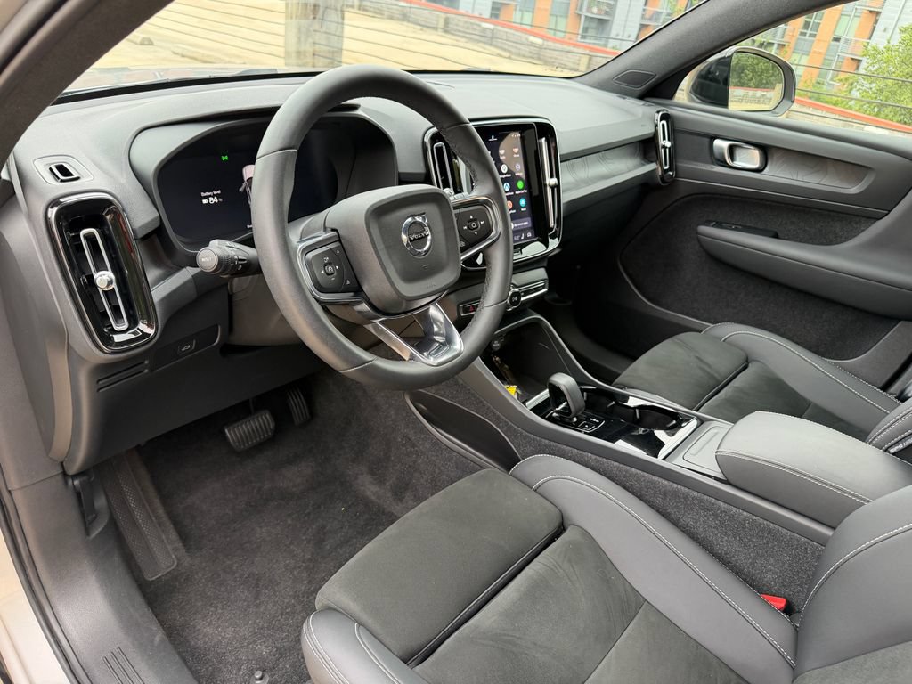 Certified 2023 Volvo C40 P8 Recharge Plus AWD/4WD image 8