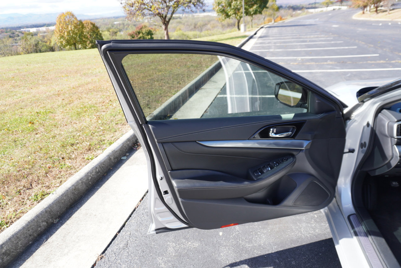 Used 2022 Nissan Maxima SV w/ Floor Mat Group image 16