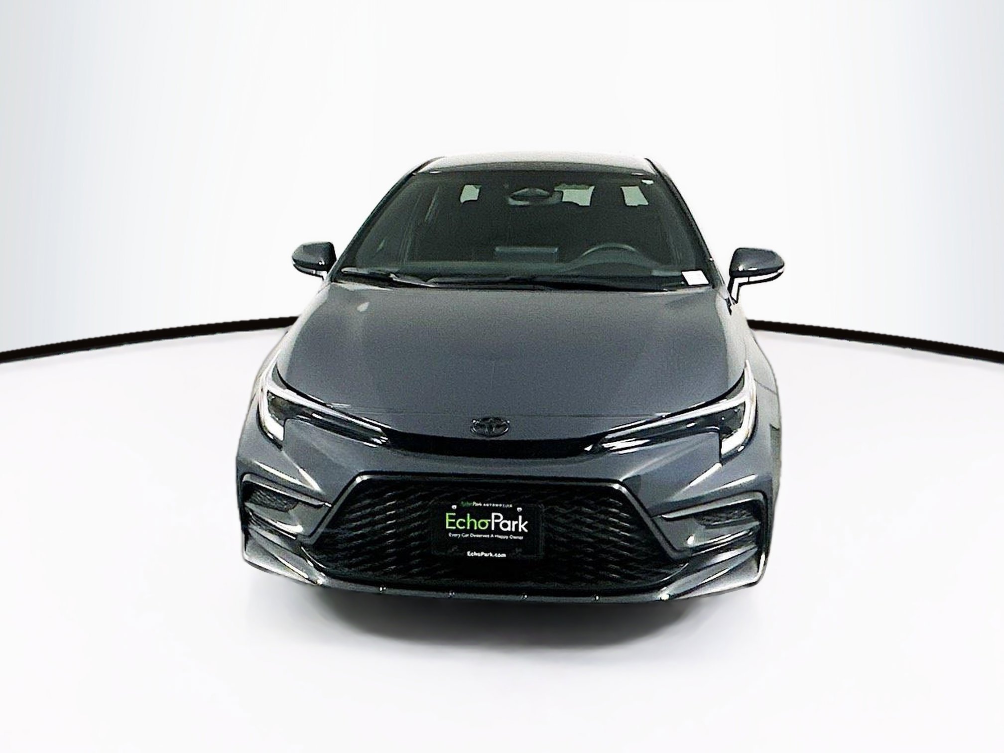 Used 2024 Toyota Corolla SE FWD image 2