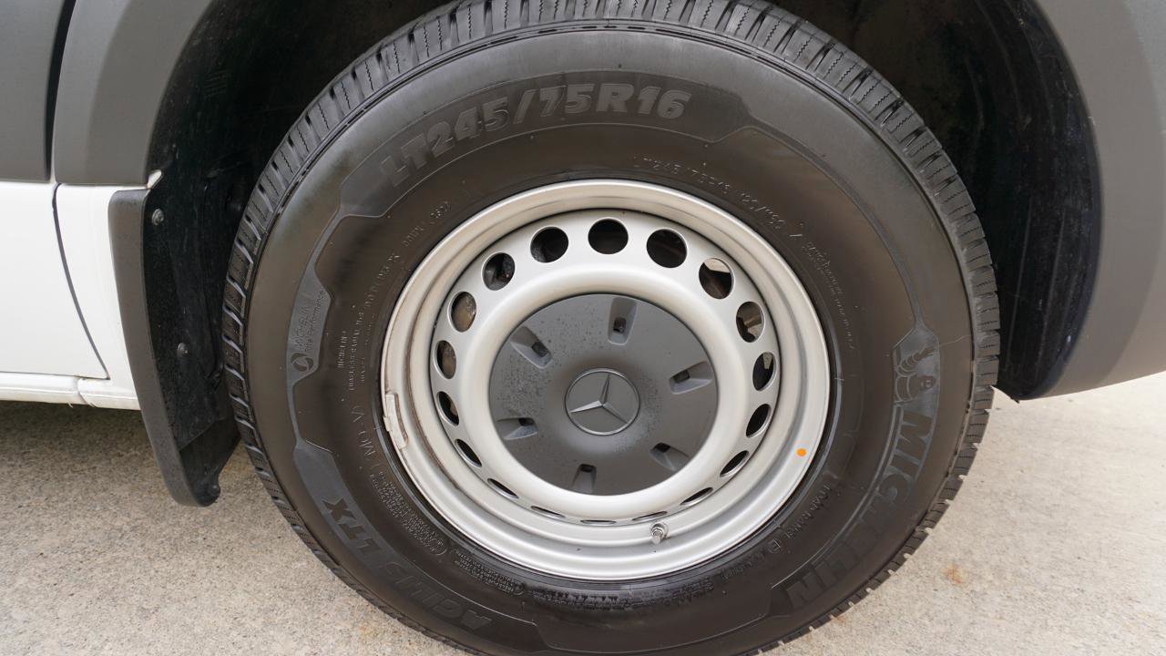 Used 2025 Mercedes-Benz Sprinter 2500 image 15
