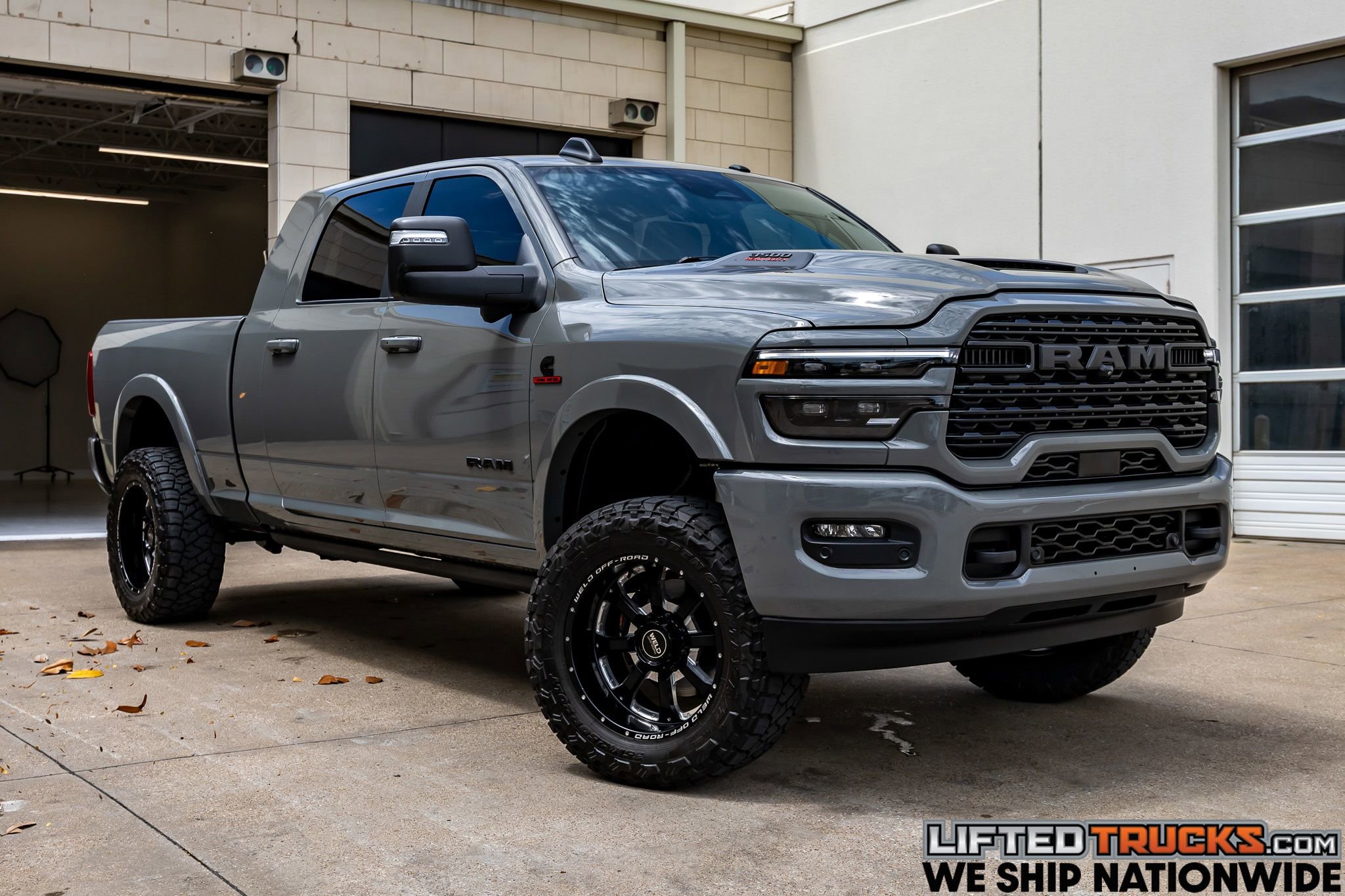 Used 2025 RAM 3500 Limited AWD/4WD image 1