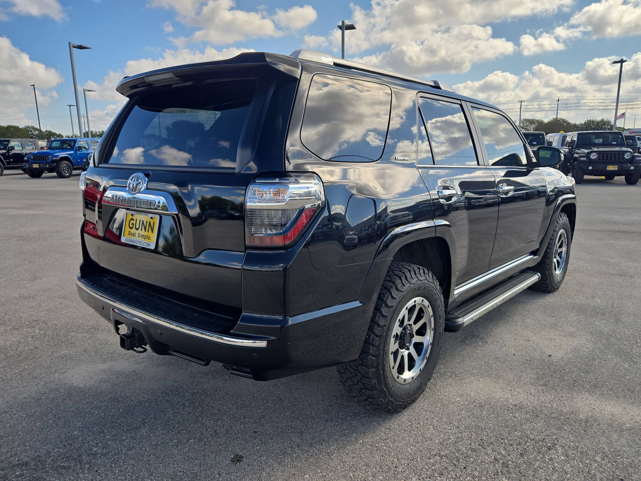 Used 2024 Toyota 4Runner Limited AWD/4WD image 3