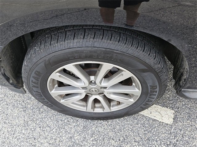 Used 2013 Nissan Pathfinder S image 17