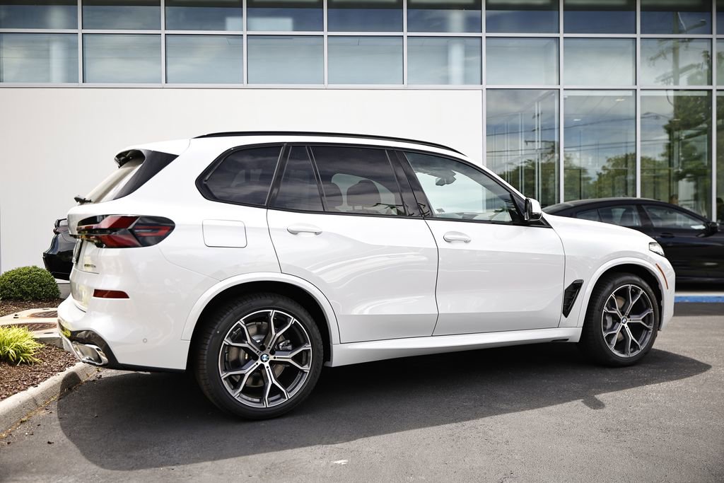 New 2026 BMW X5 xDrive50e w/ M Sport Package image 7