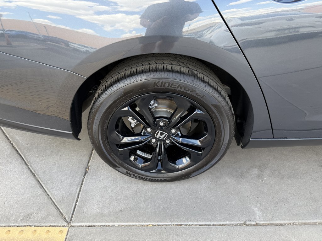 Used 2025 Honda Accord SE image 15