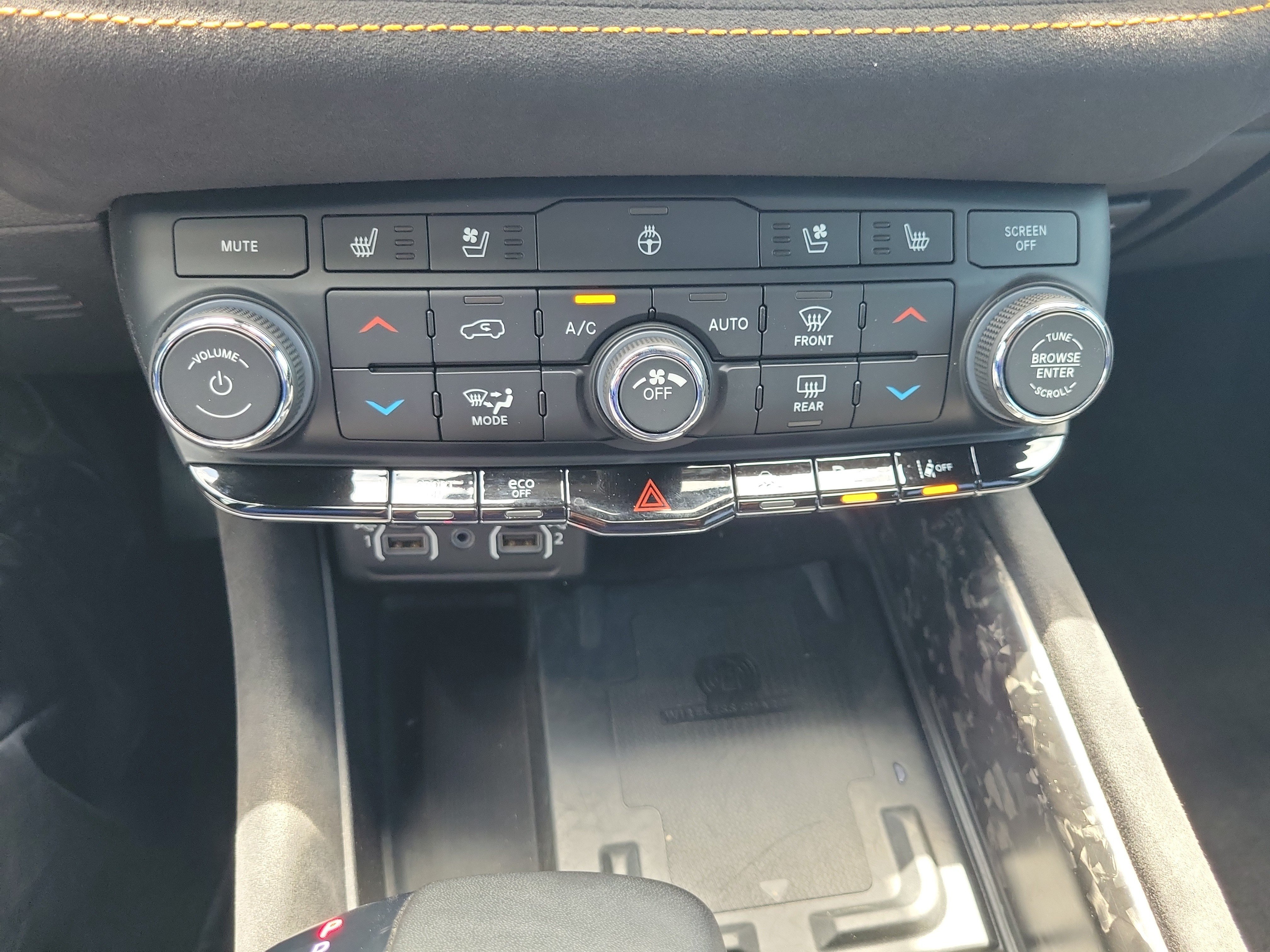 Used 2023 Dodge Durango R/T w/ Hemi Orange Plus Package RWD image 25
