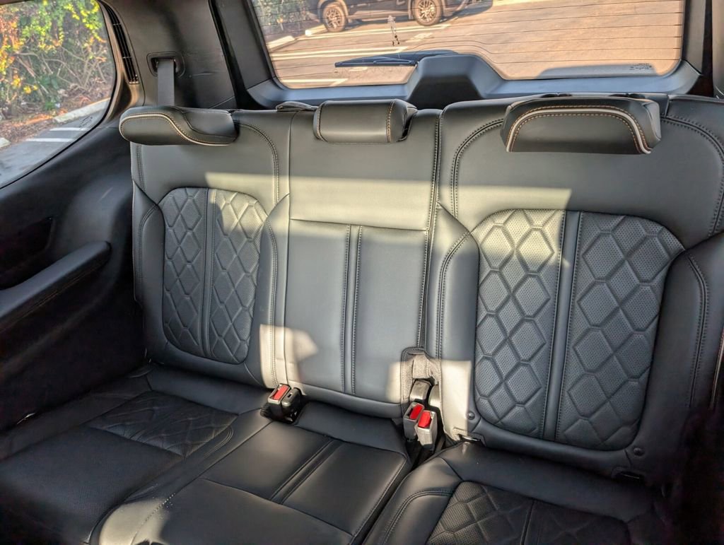 Used 2022 Jeep Grand Wagoneer Series III w/ Rear Seat Video Group 1 AWD/4WD image 14