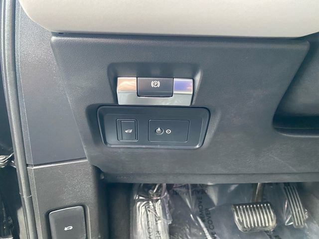 Used 2020 Land Rover Range Rover Evoque SE image 18