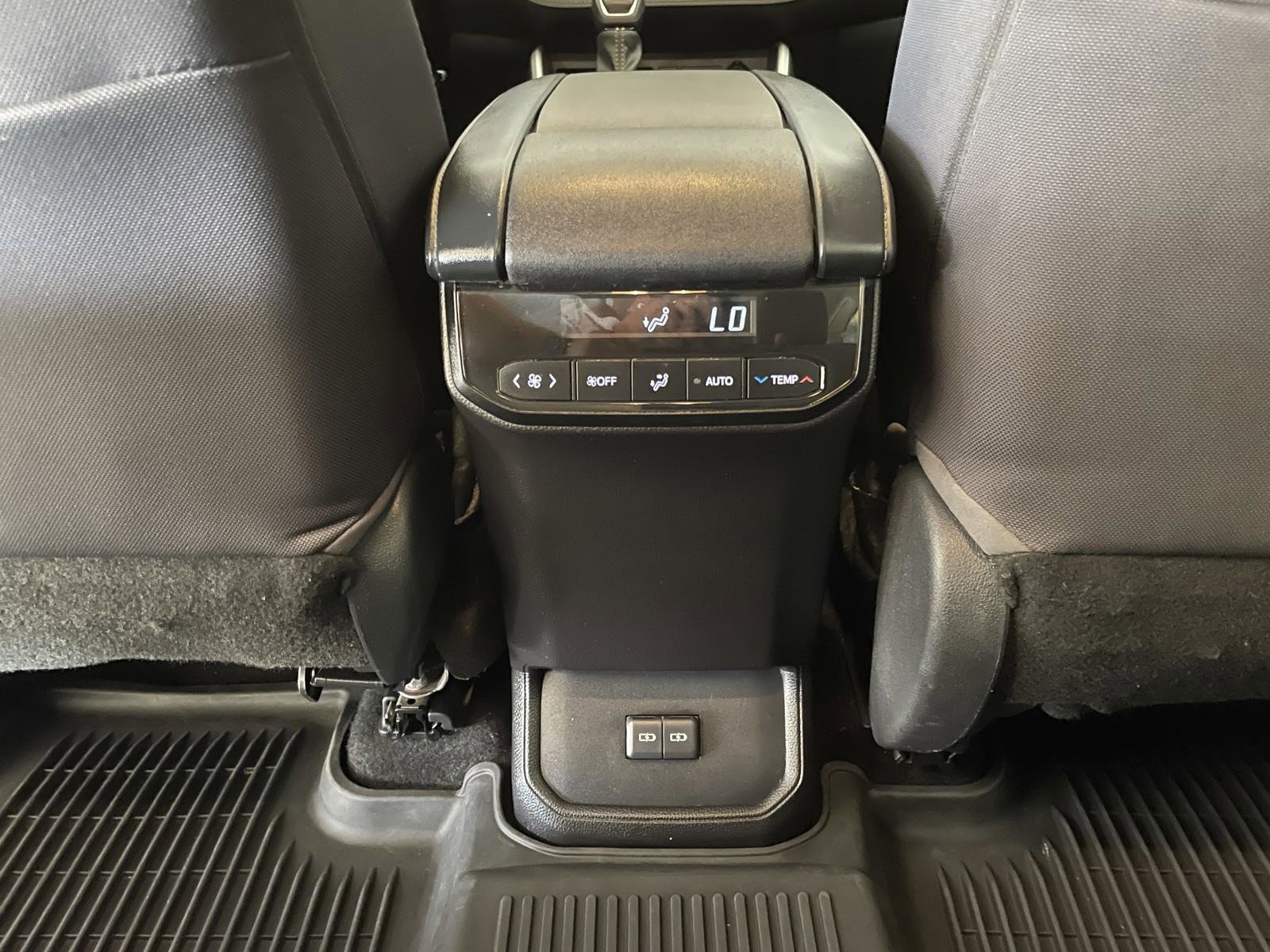 Used 2023 Toyota Highlander LE image 29