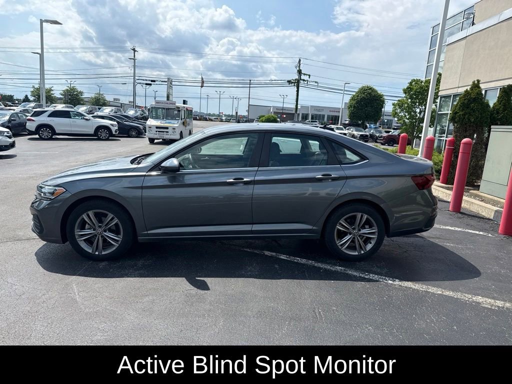 Used 2024 Volkswagen Jetta SE FWD image 10