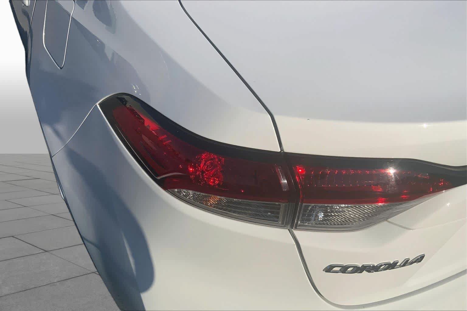 Used 2025 Toyota Corolla LE FWD image 29