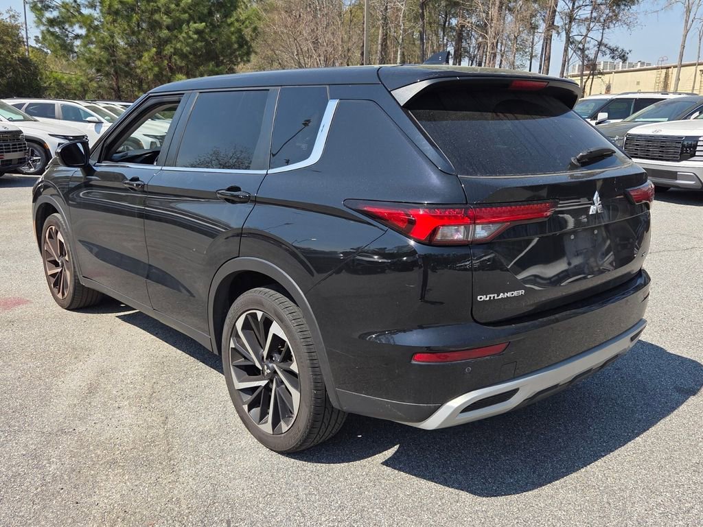 Used 2022 Mitsubishi Outlander SE image 9