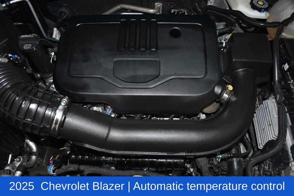Used 2025 Chevrolet Blazer LT image 7