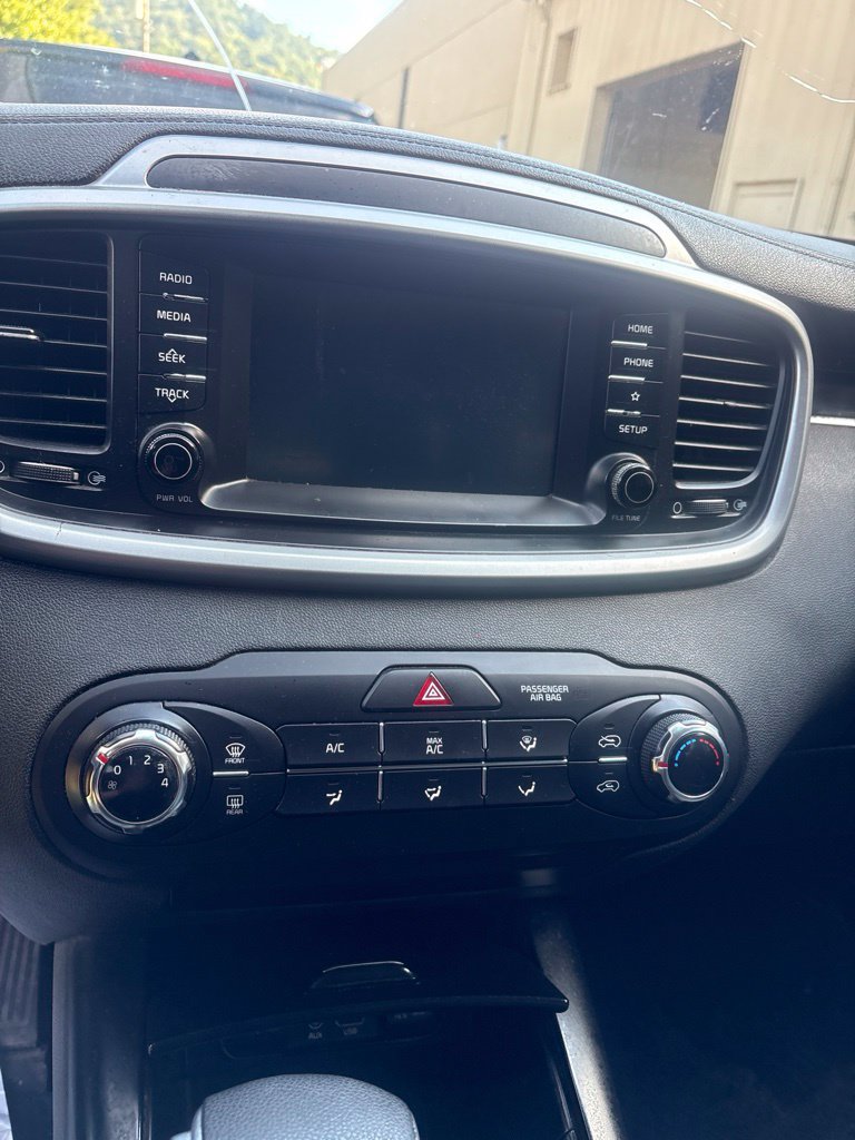 Used 2019 Kia Sorento L FWD image 10