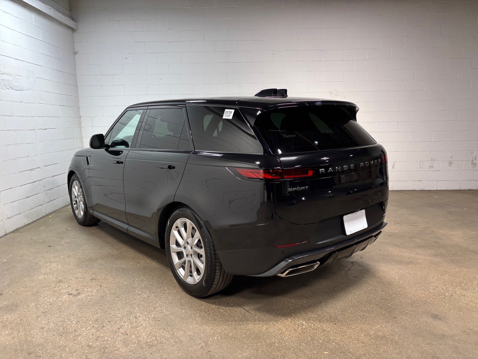 Used 2025 Land Rover Range Rover Sport AWD/4WD image 9