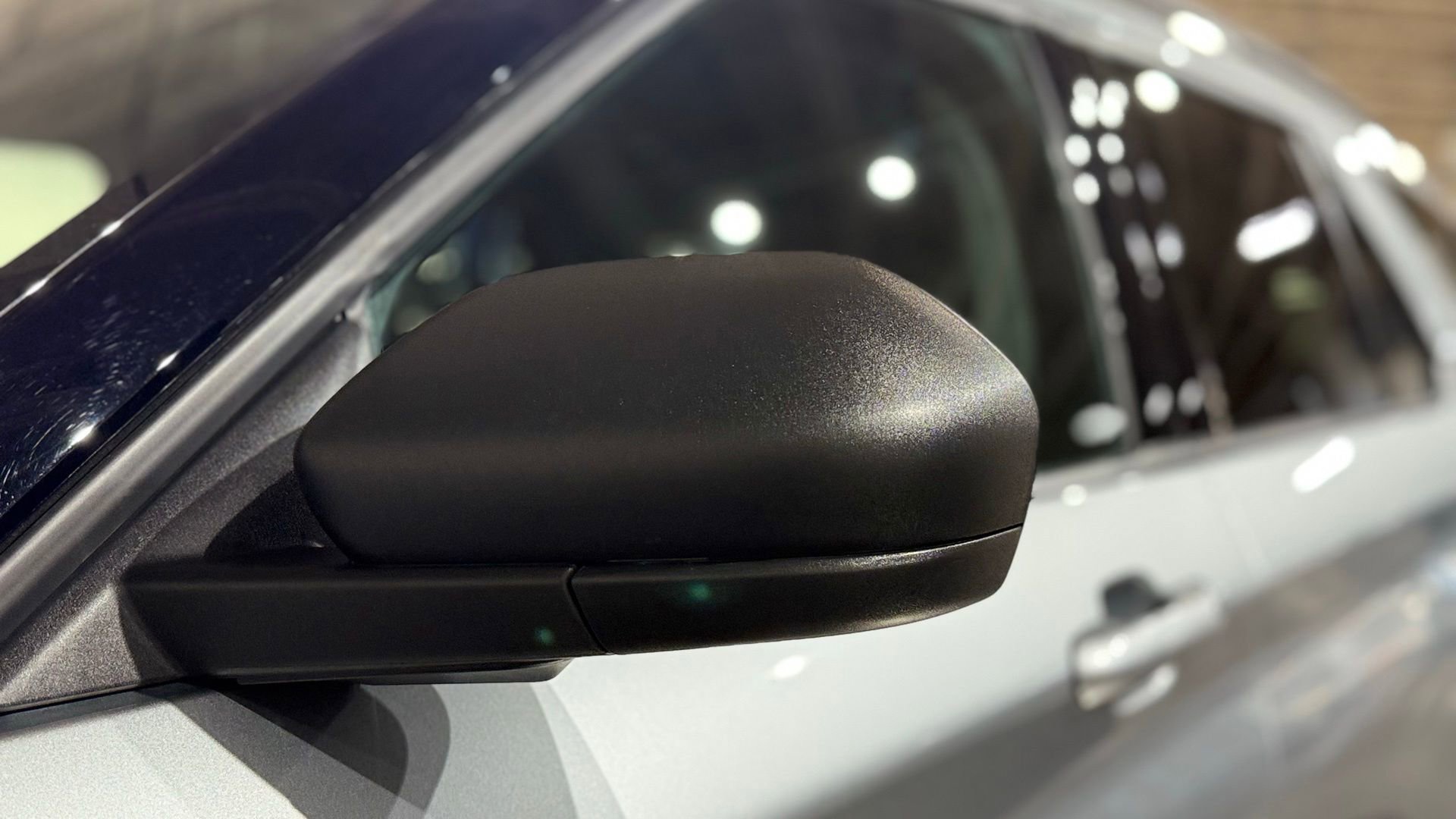 Used 2025 Ford Explorer Active w/ Active Comfort Package image 16