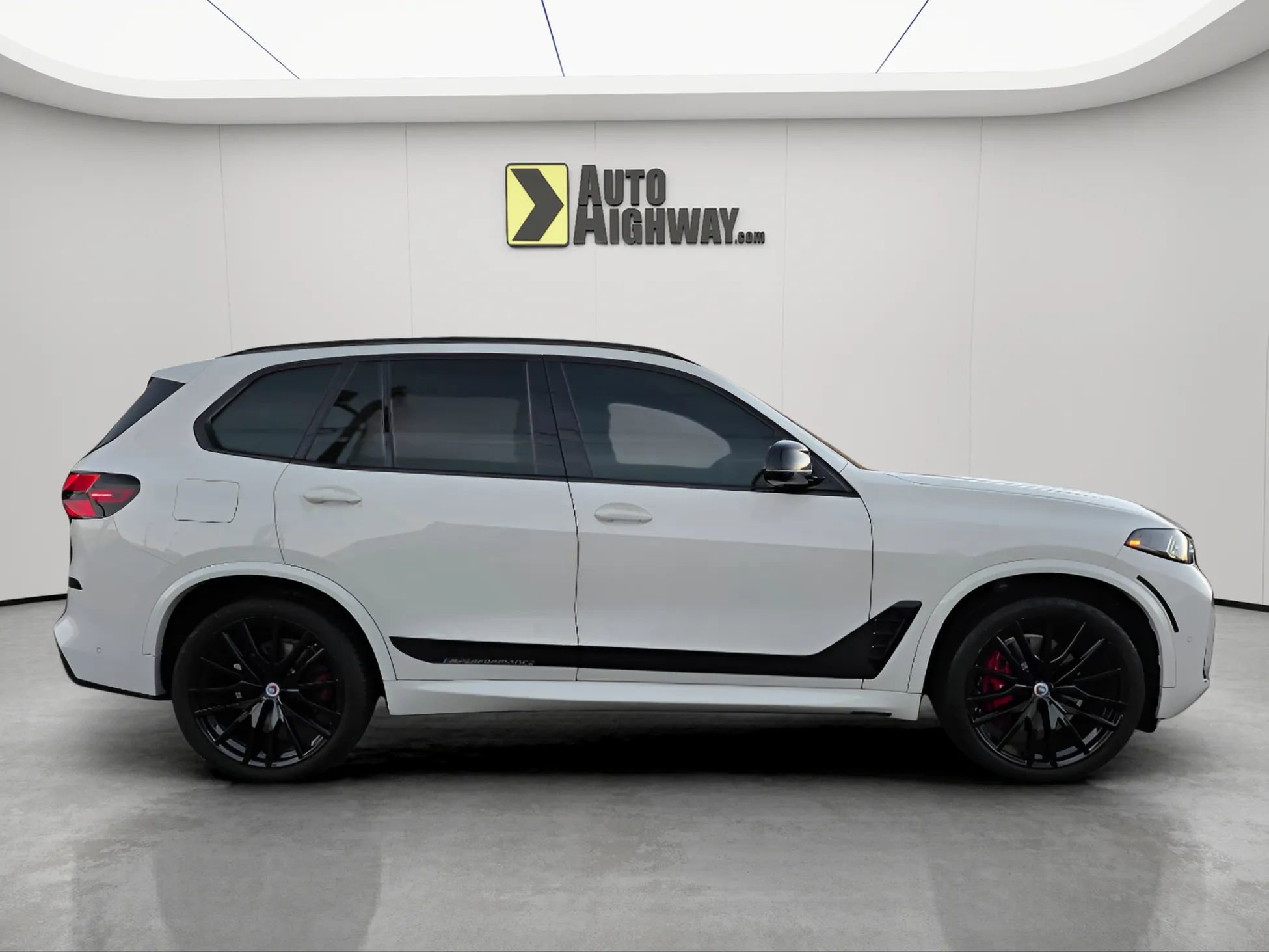 Used 2024 BMW X5 sDrive40i w/ M Sport Package image 2