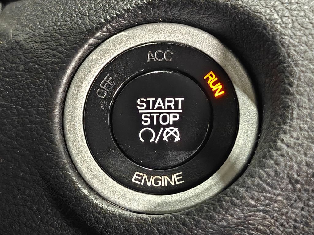 Used 2015 Chrysler 200 Limited w/ Comfort Group image 9