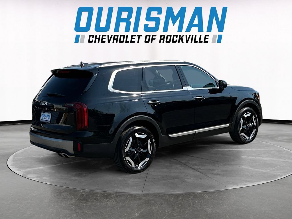 Used 2025 Kia Telluride S FWD image 3