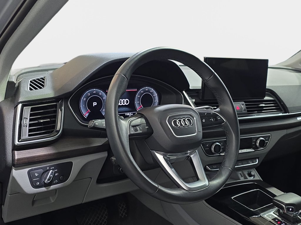 Used 2023 Audi Q5 2.0T Premium Plus w/ Premium Plus Package AWD/4WD image 17