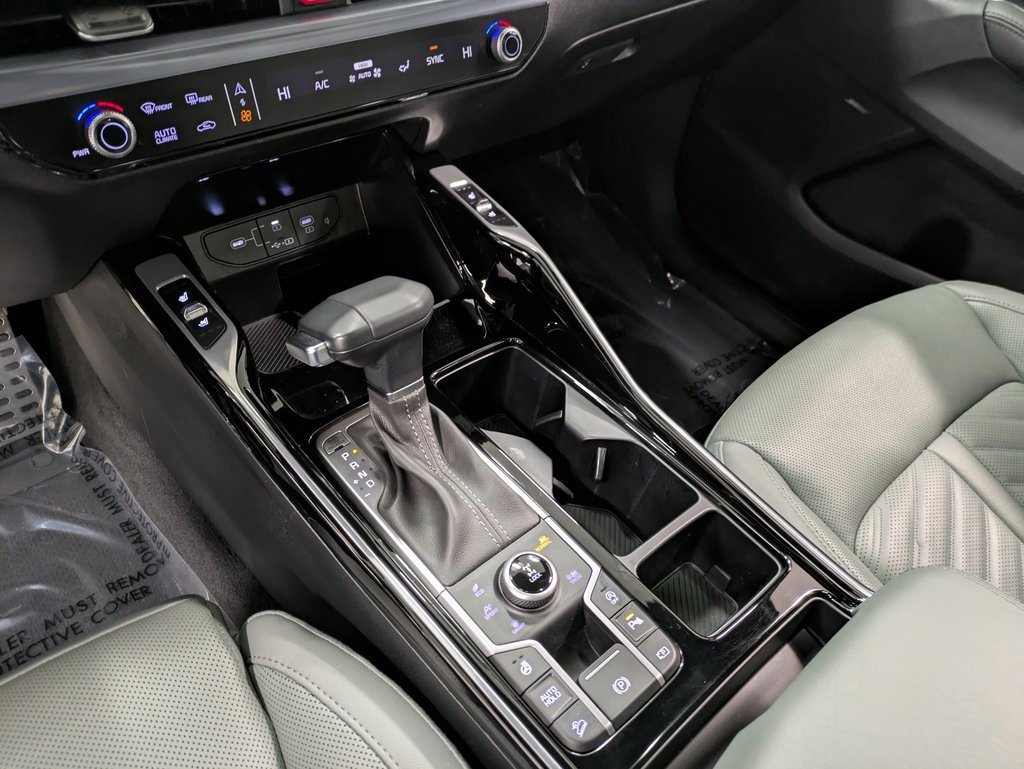 Used 2024 Kia Sorento SX Prestige w/ Sage Leather Package image 13