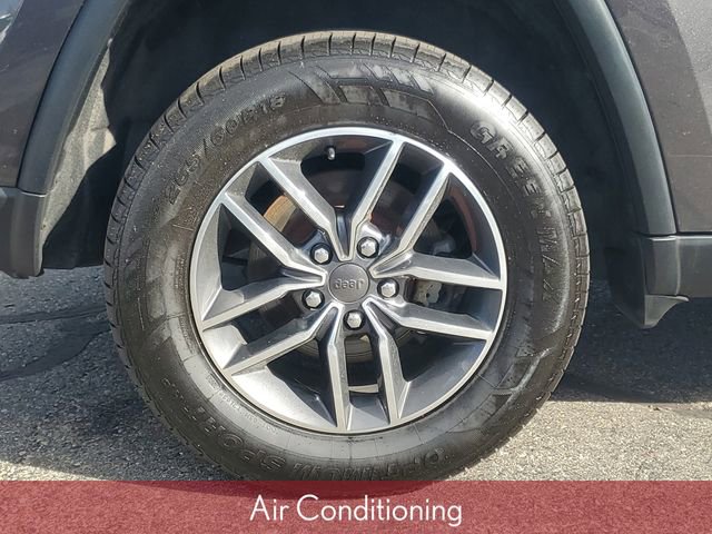 Used 2019 Jeep Grand Cherokee Limited image 6