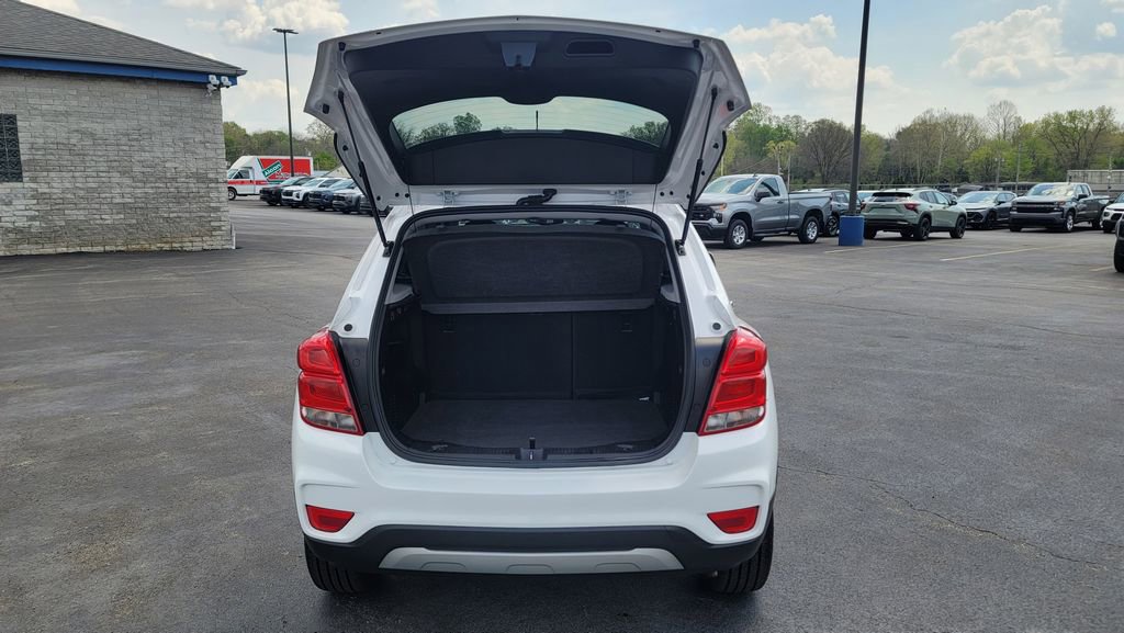 Used 2018 Chevrolet Trax LT w/ Redline Edition FWD image 11