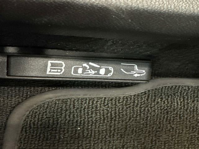 Used 2019 Chevrolet Corvette Grand Sport w/ Carbon Flash Badge Package image 24