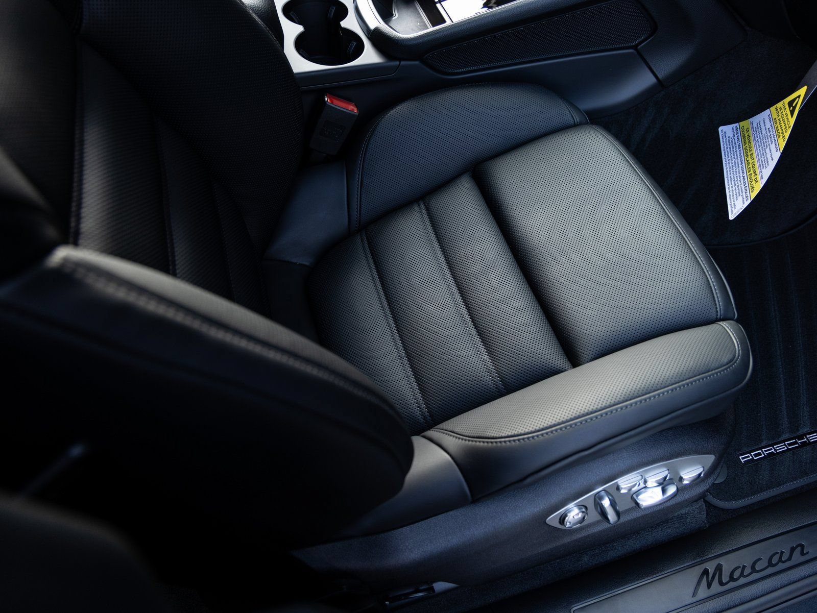 New 2026 Porsche Macan AWD/4WD image 33