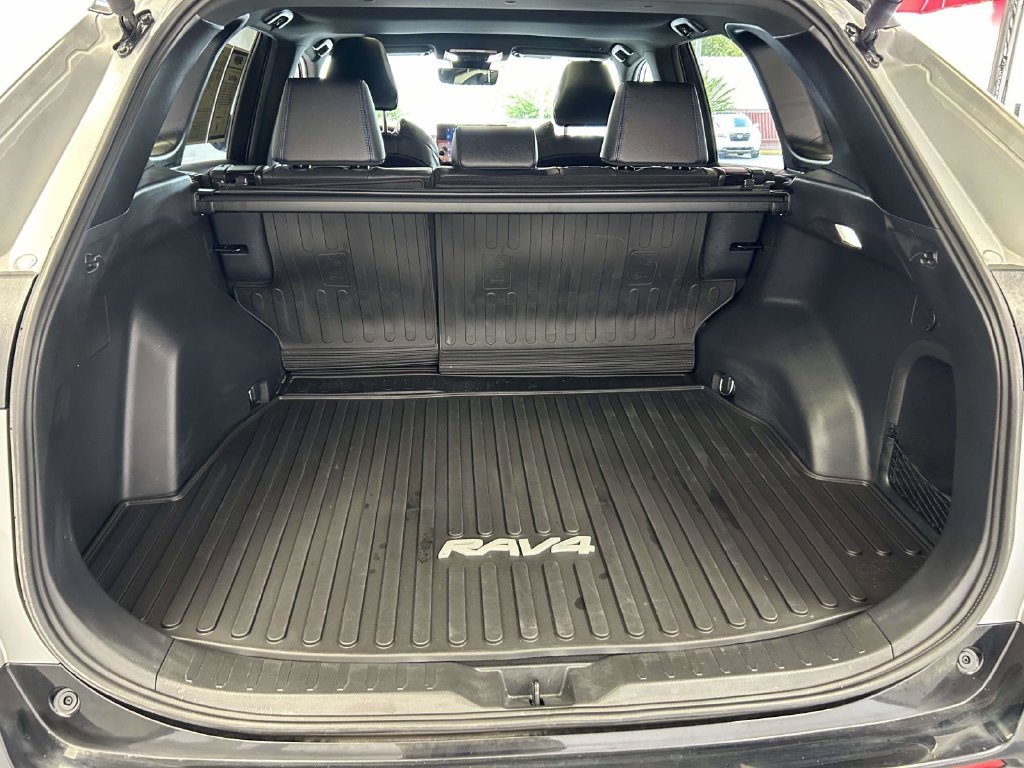 Used 2024 Toyota RAV4 XSE AWD/4WD image 12