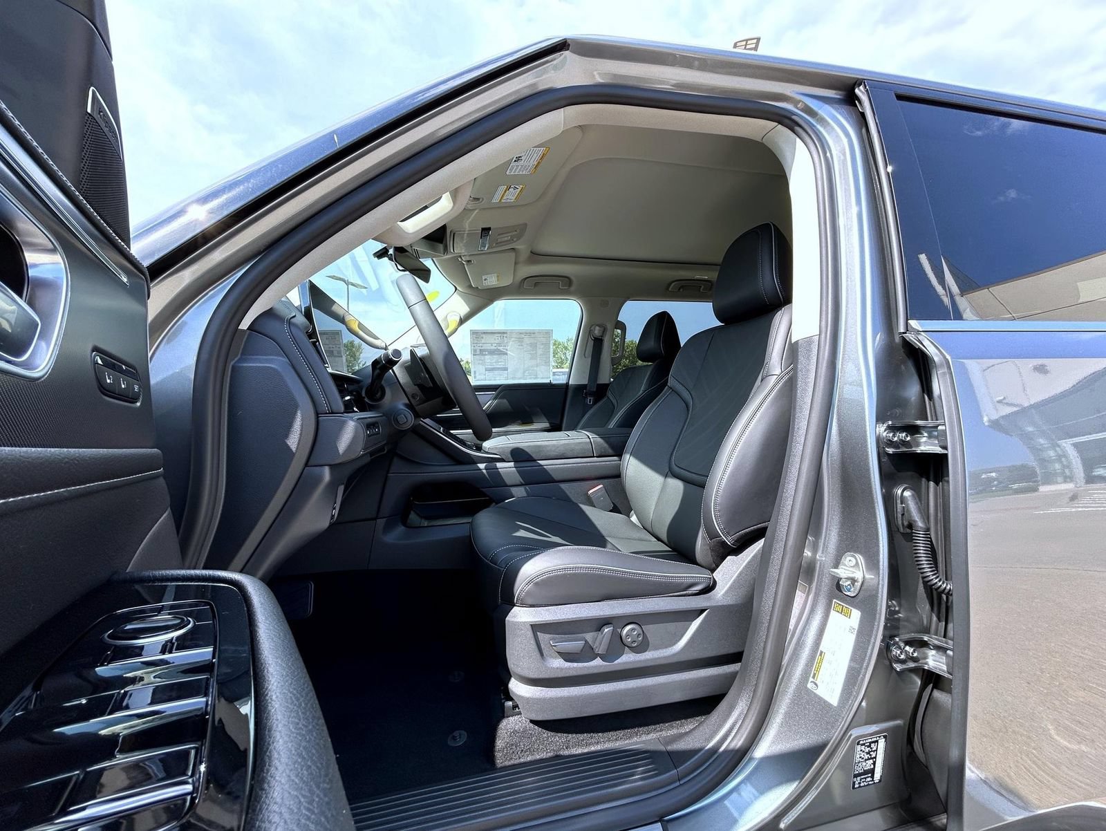 New 2027 INFINITI QX80 Luxe w/ Cargo Package AWD/4WD image 10