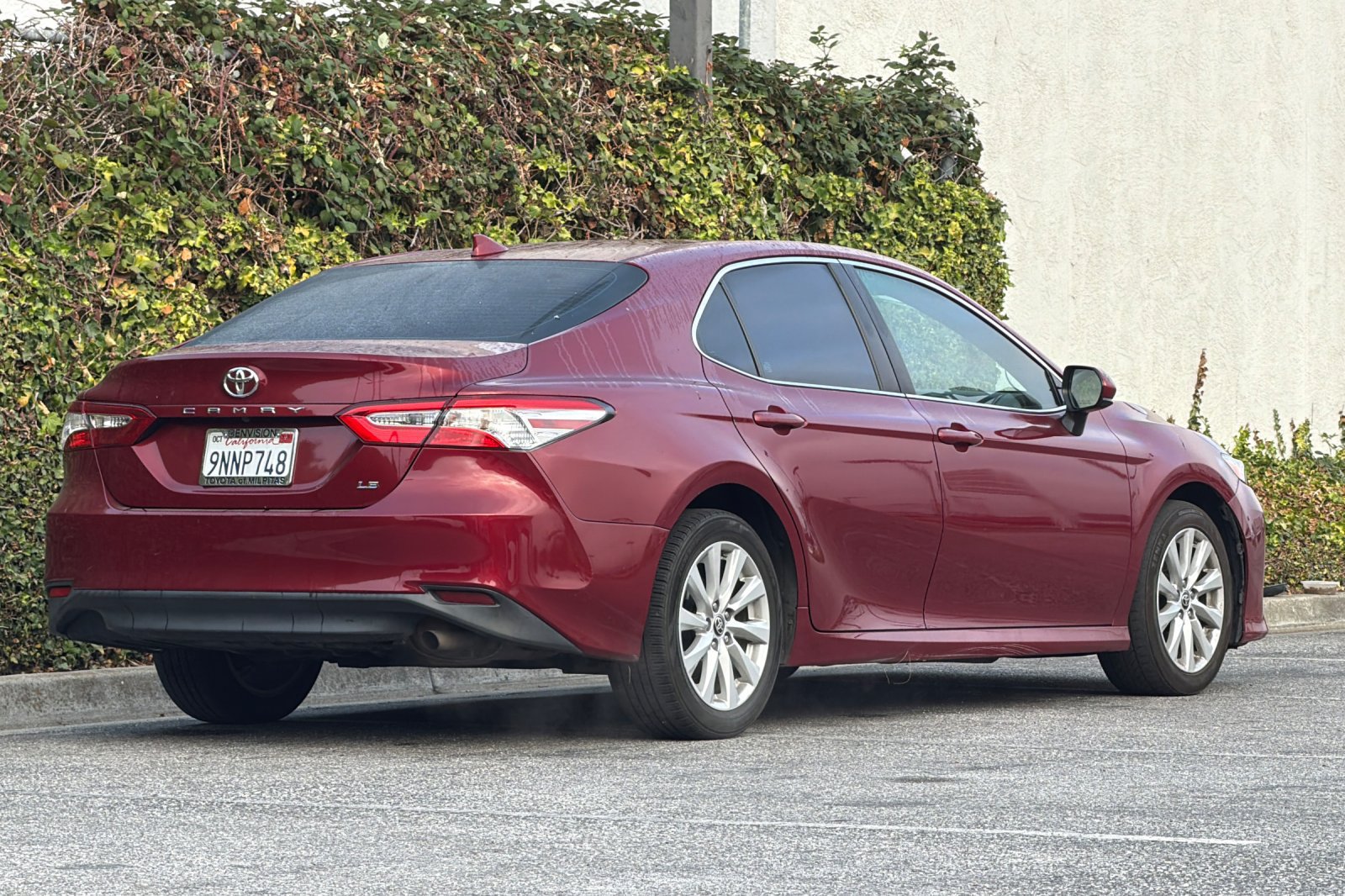Used 2020 Toyota Camry LE w/ Carpet Mat Package FWD image 4