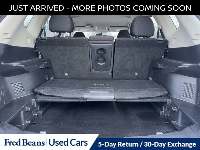 Certified 2018 Nissan Rogue SV image 14
