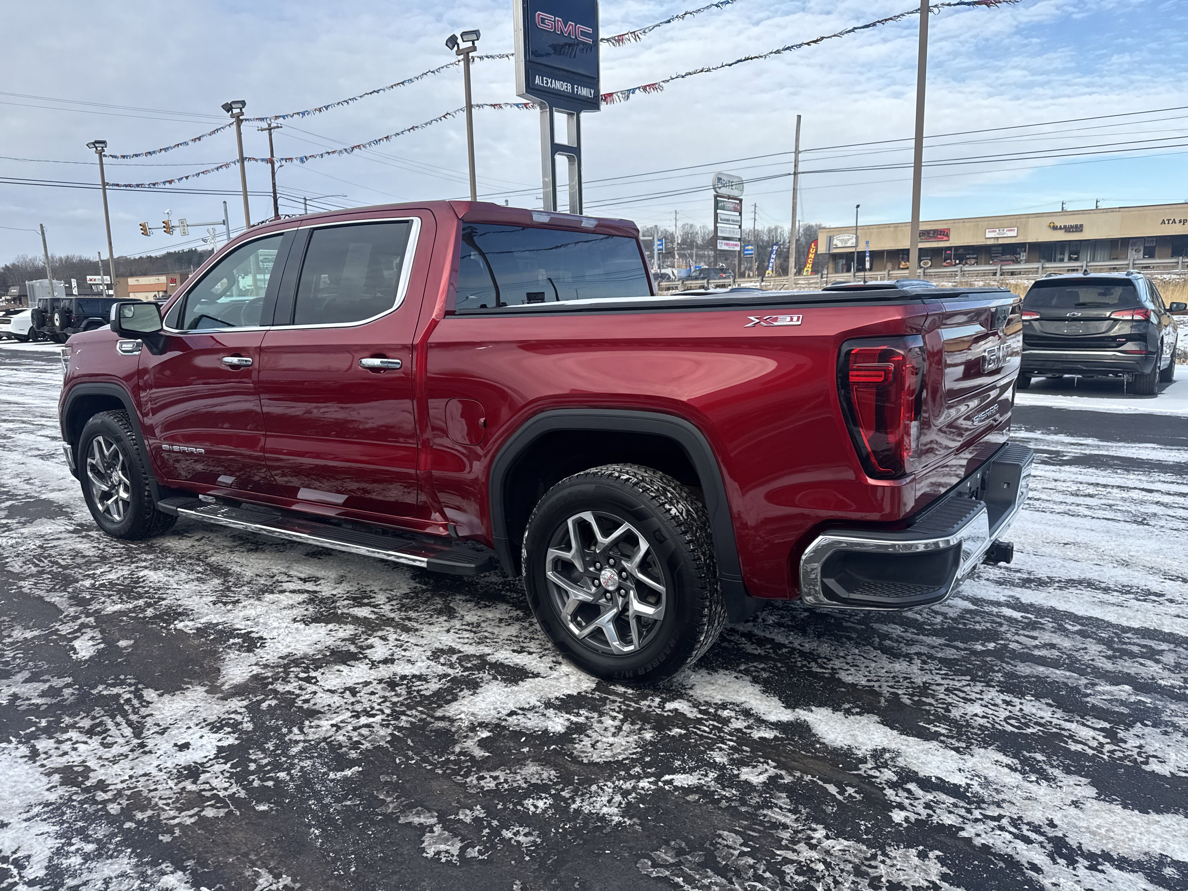 Used 2023 GMC Sierra 1500 SLT w/ SLT Premium Package image 6