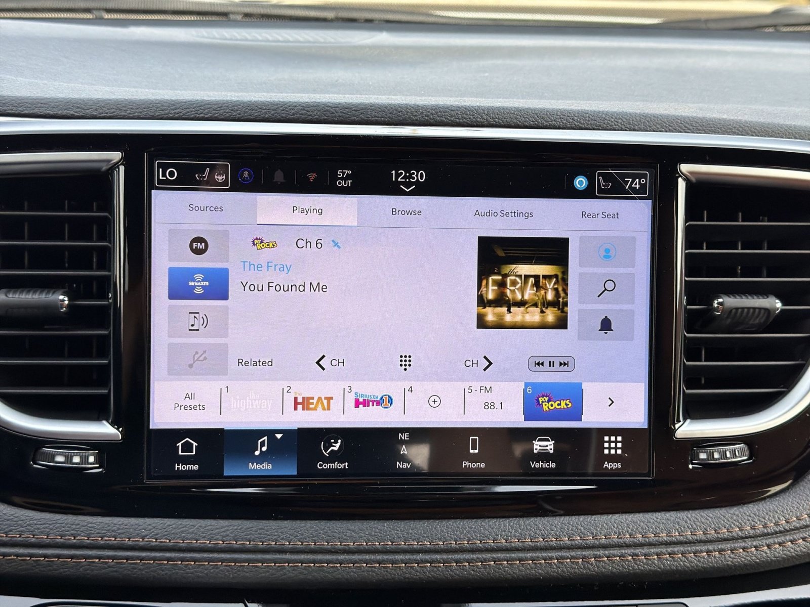 New 2026 Chrysler Pacifica Pinnacle FWD image 18