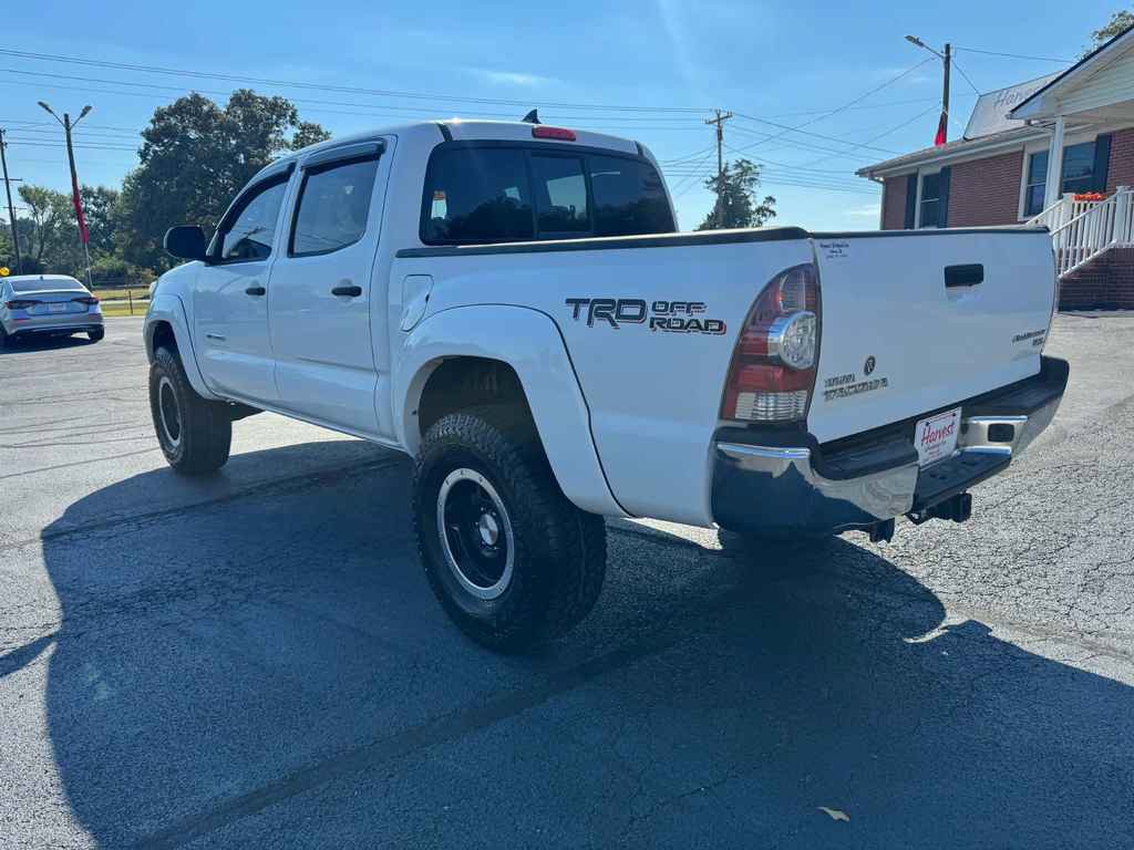 Used 2014 Toyota Tacoma PreRunner w/ TRD Off-Road Package RWD image 2