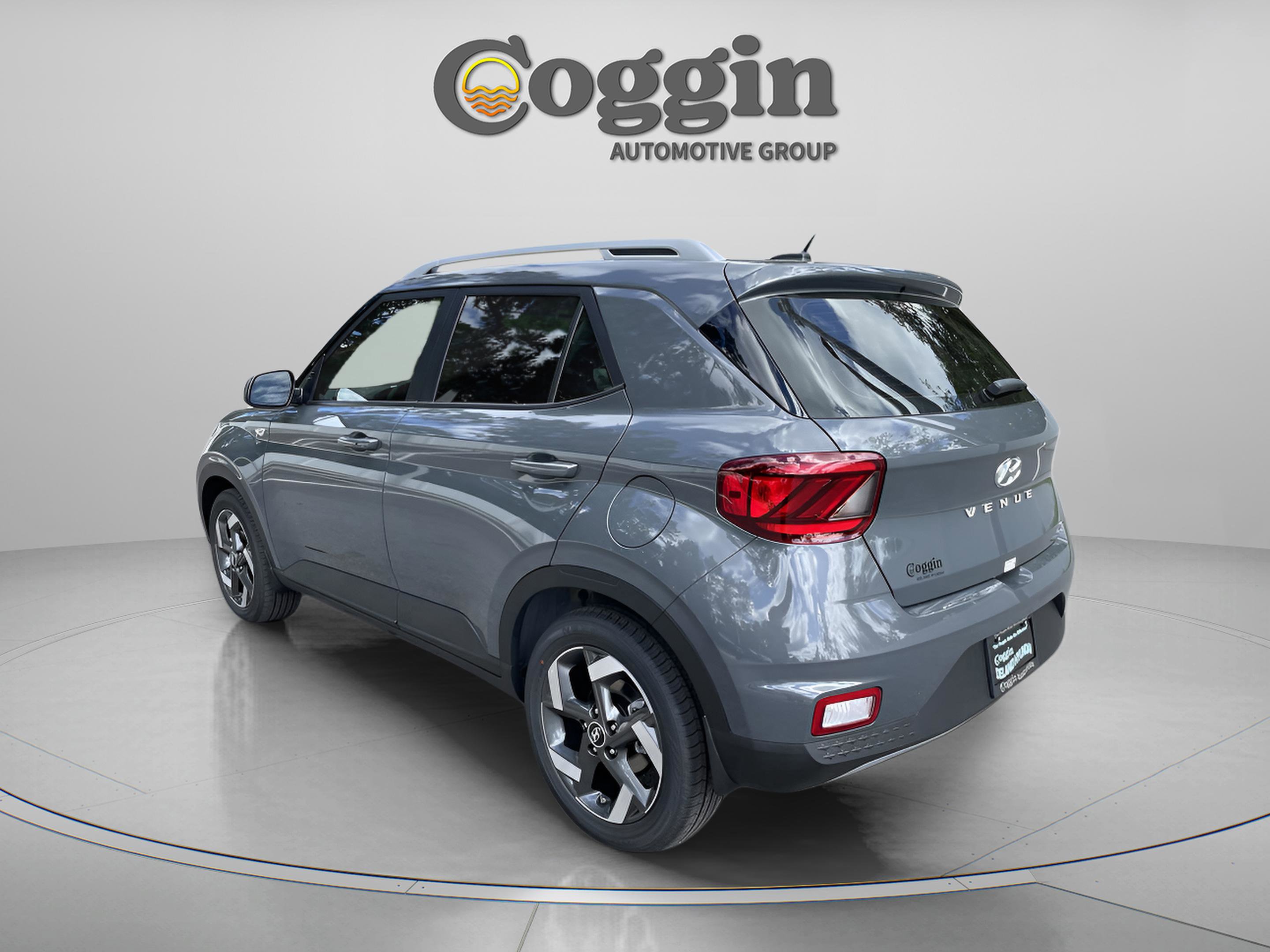 New 2026 Hyundai Venue SEL FWD image 4