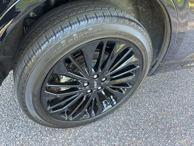 Certified 2025 Lincoln Corsair Reserve w/ Jet Appearance Package AWD/4WD image 15