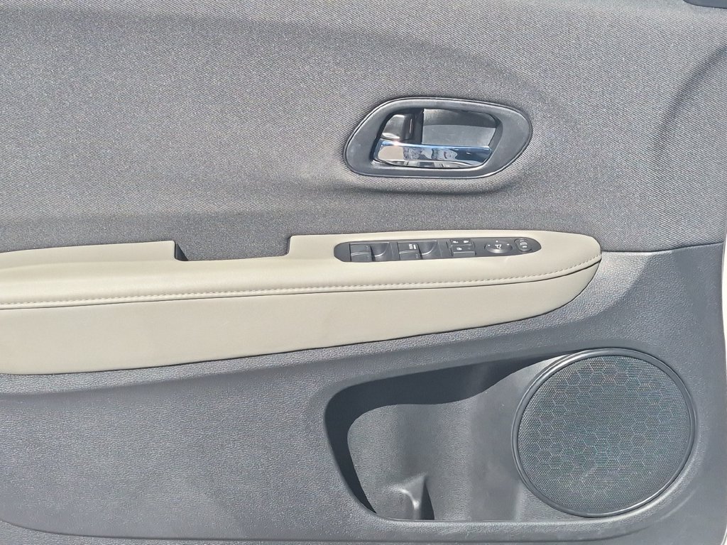Used 2021 Honda HR-V LX image 13