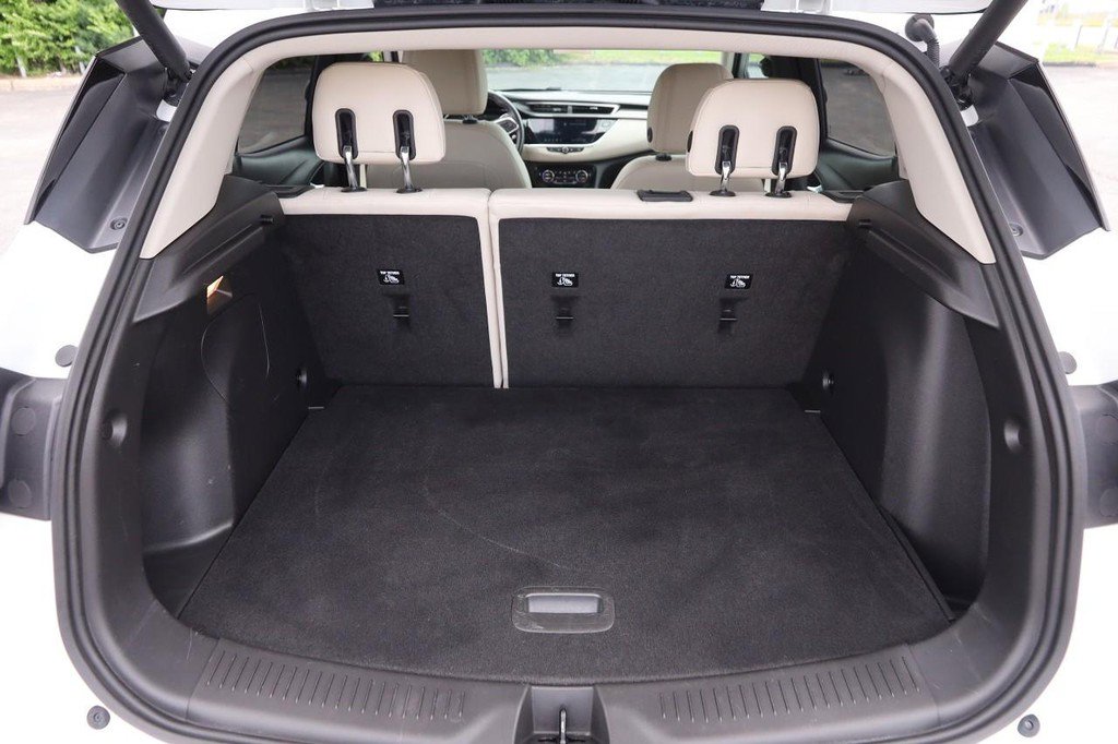 Used 2023 Buick Encore GX Essence w/ Experience Buick Package FWD image 8