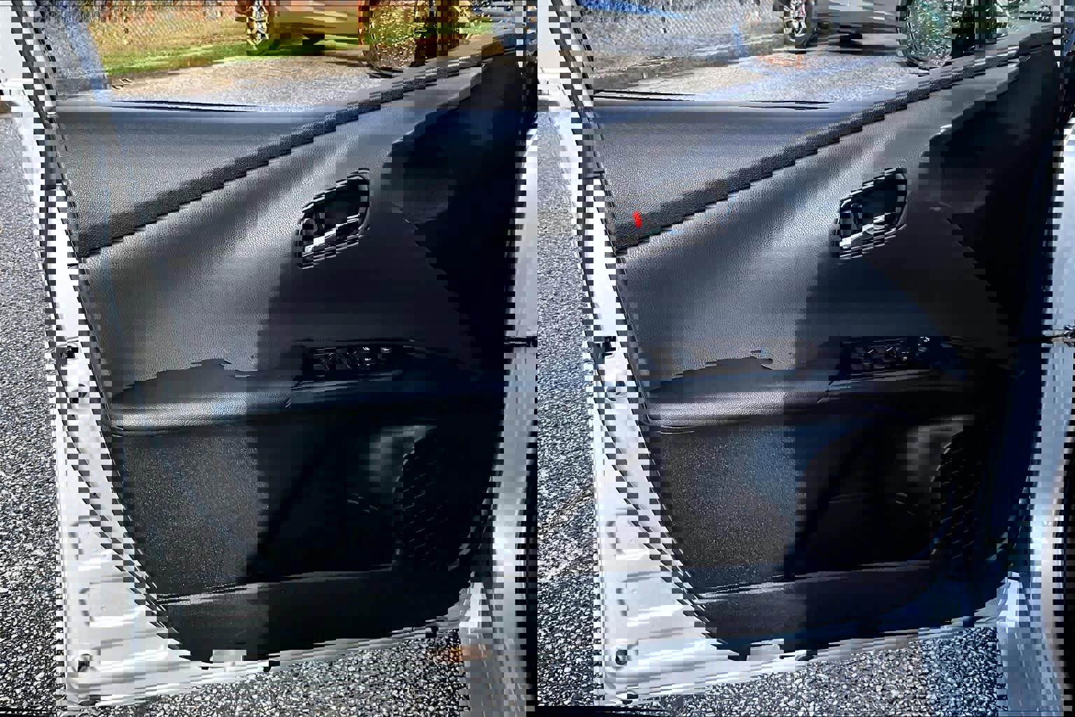 Used 2019 Toyota Prius LE w/ Carpet Mat Package image 20