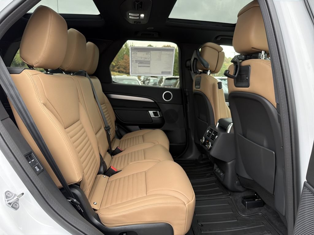 New 2026 Land Rover Discovery Limited Edition AWD/4WD image 15