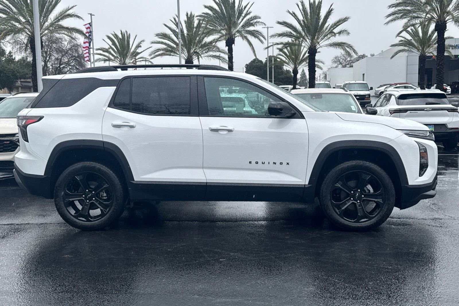 New 2026 Chevrolet Equinox LT w/ Midnight Edition image 2